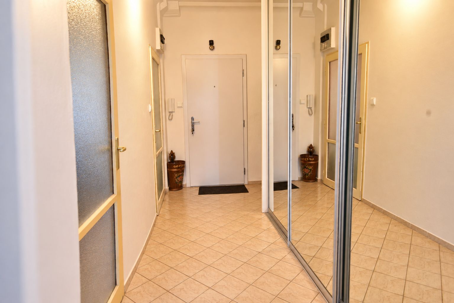Na prenájom 1-izbový byt, 40 m², Medzilaborecká ul., Ružinov – foto 4
