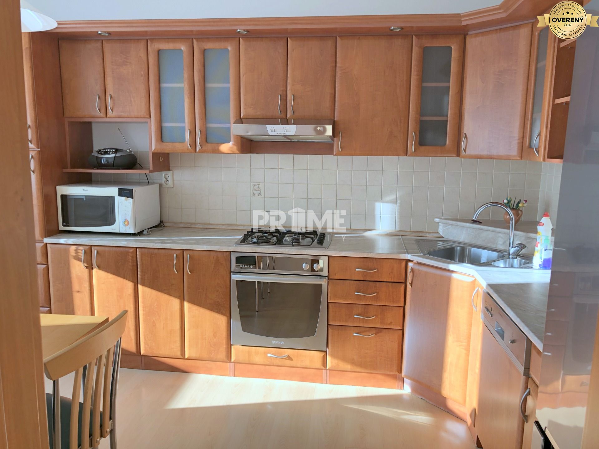 Pekný 3i byt, LOGGIA, REKONŠTRUKCIA, Farského ulica, Petržalka – foto 5