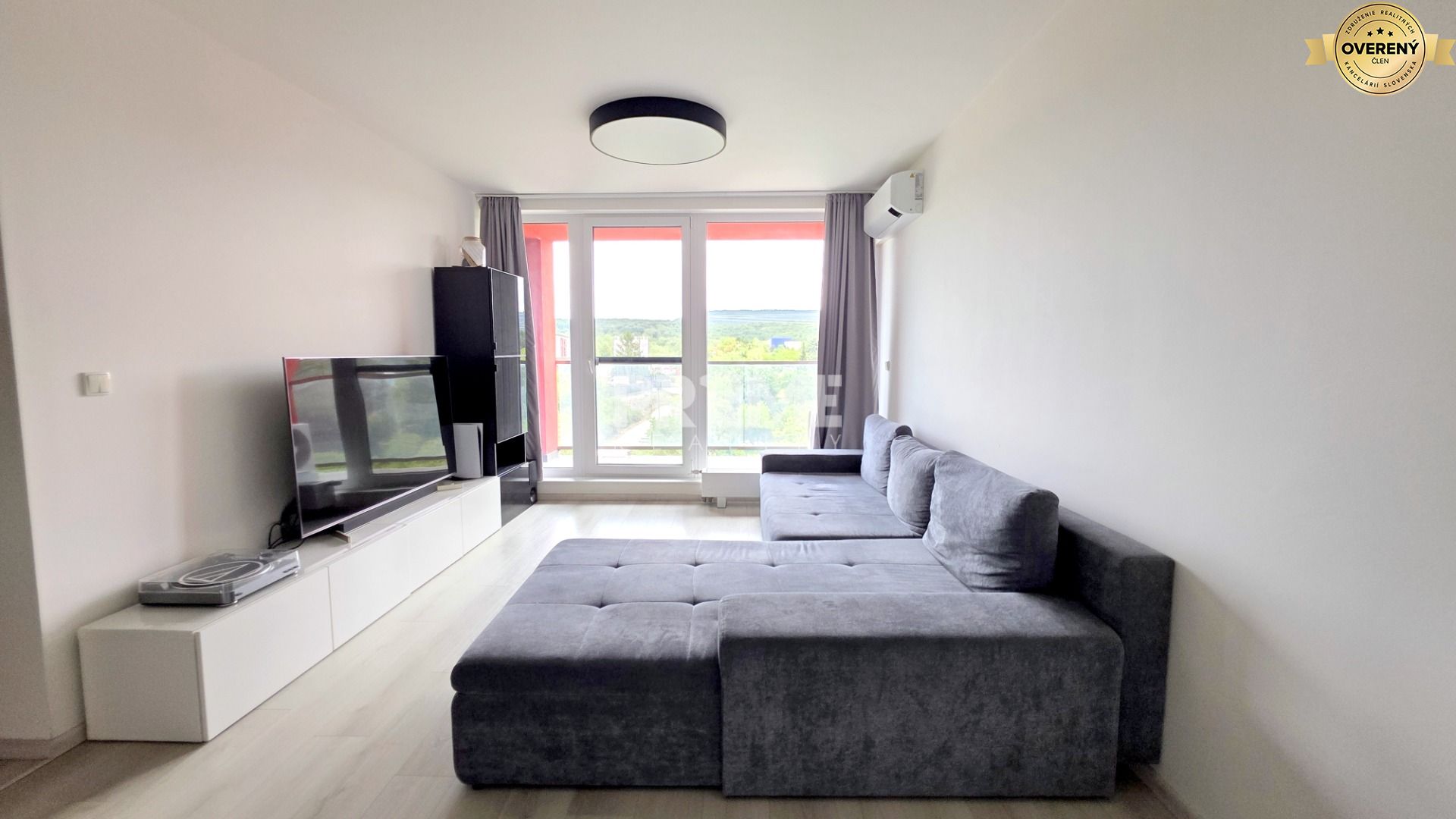 MODERNÝ 3i BYT, NOVOSTAVBA ČEREŠNE, LOGGIA, KLÍMA, PARKING, Polianky