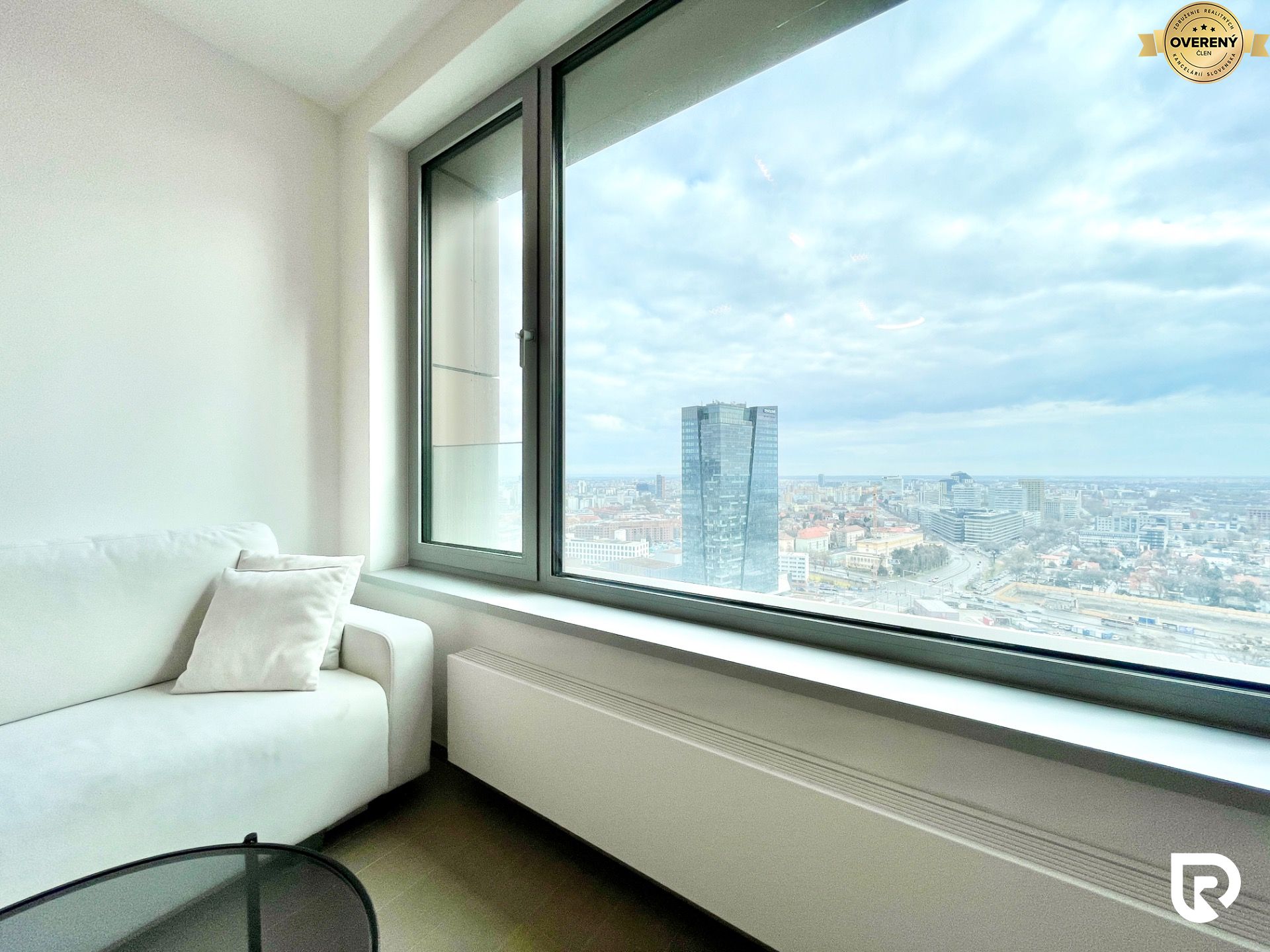 3. veža v projekte Sky Park | 2‑izbový byt na 25. poschodí – foto 6