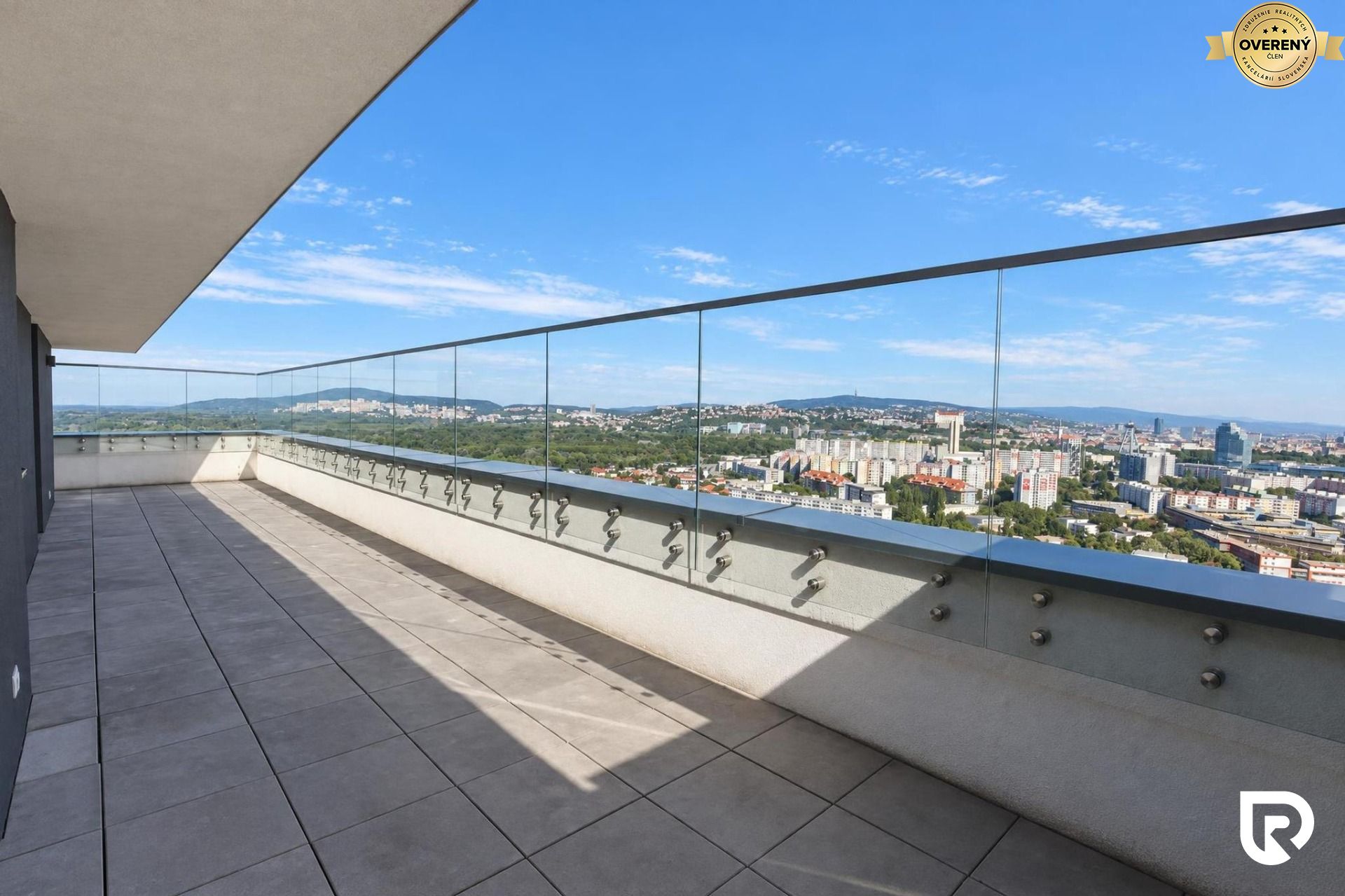 4i mezonet v Matadorke s výhľadom na hrad | 28. poschodie | 179 m² – foto 4