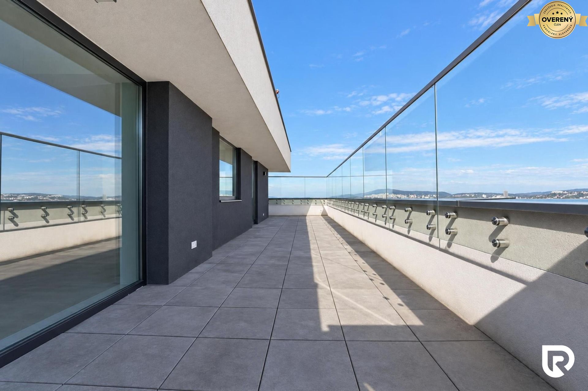 4i mezonet v Matadorke s výhľadom na hrad | 28. poschodie | 179 m² – foto 5