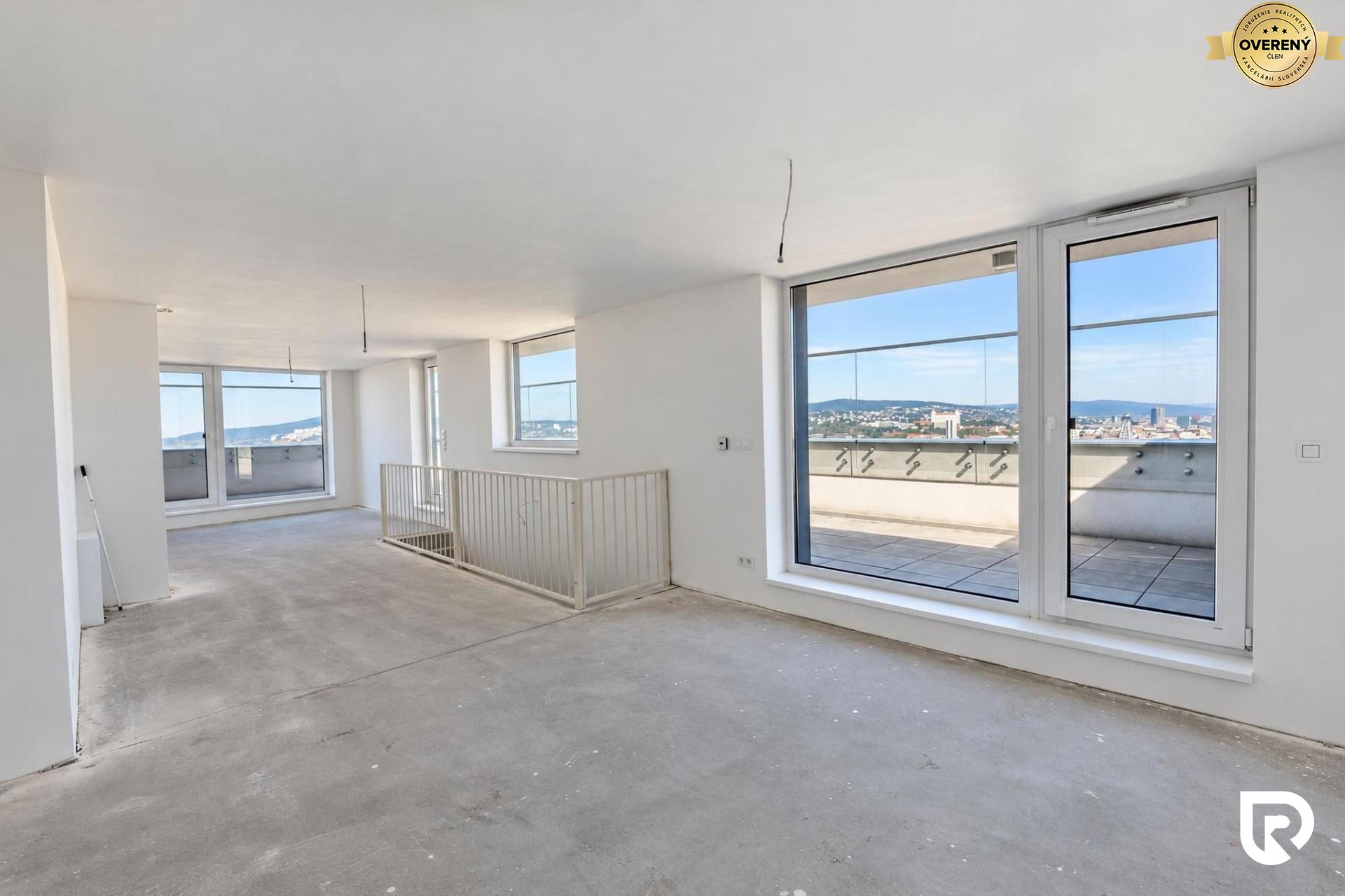 4i mezonet v Matadorke s výhľadom na hrad | 28. poschodie | 179 m² – foto 7