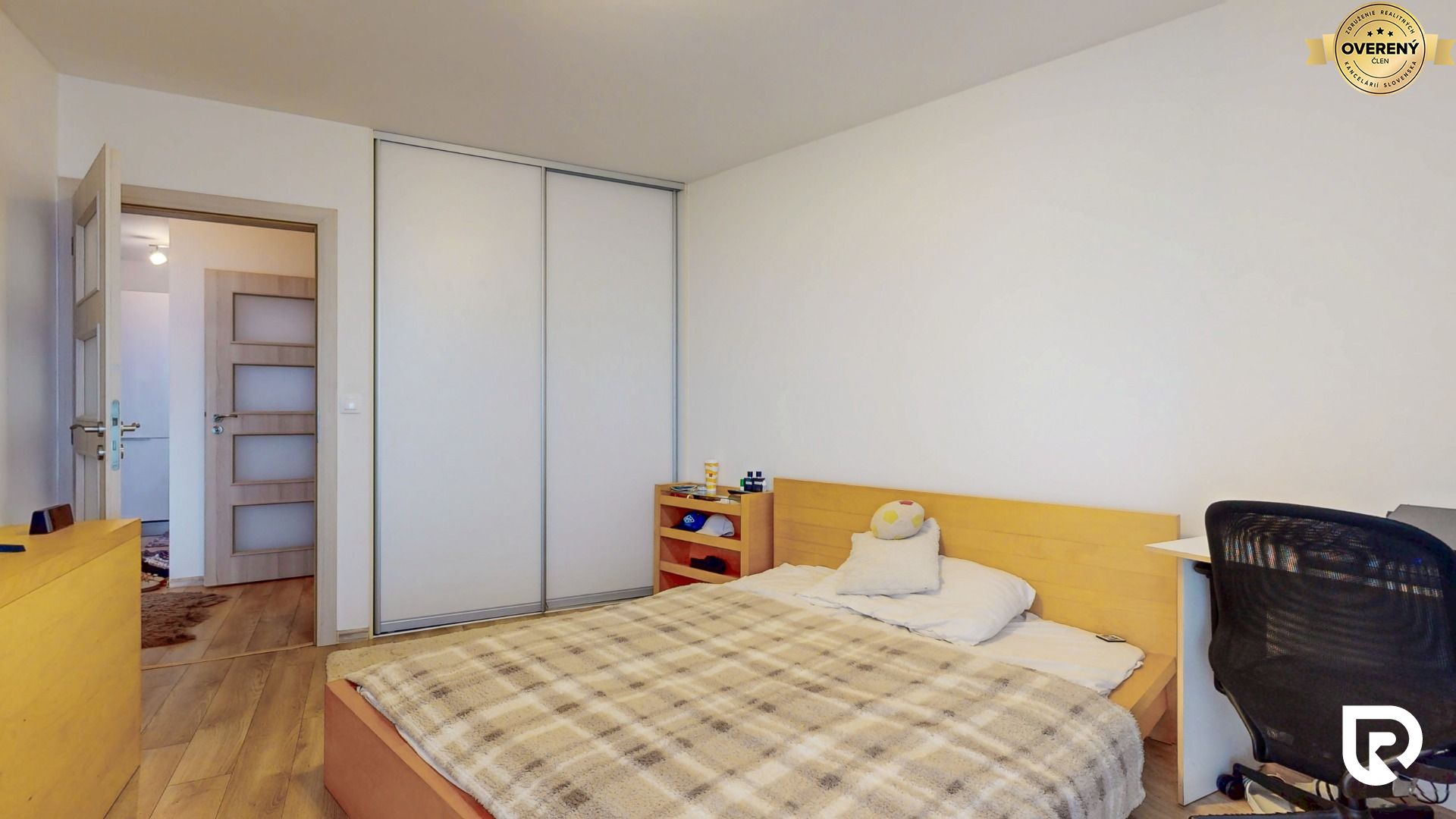 Komplet zariadený 2i byt s panoramatickými výhľadmi a 5.3 m² terasou – foto 2