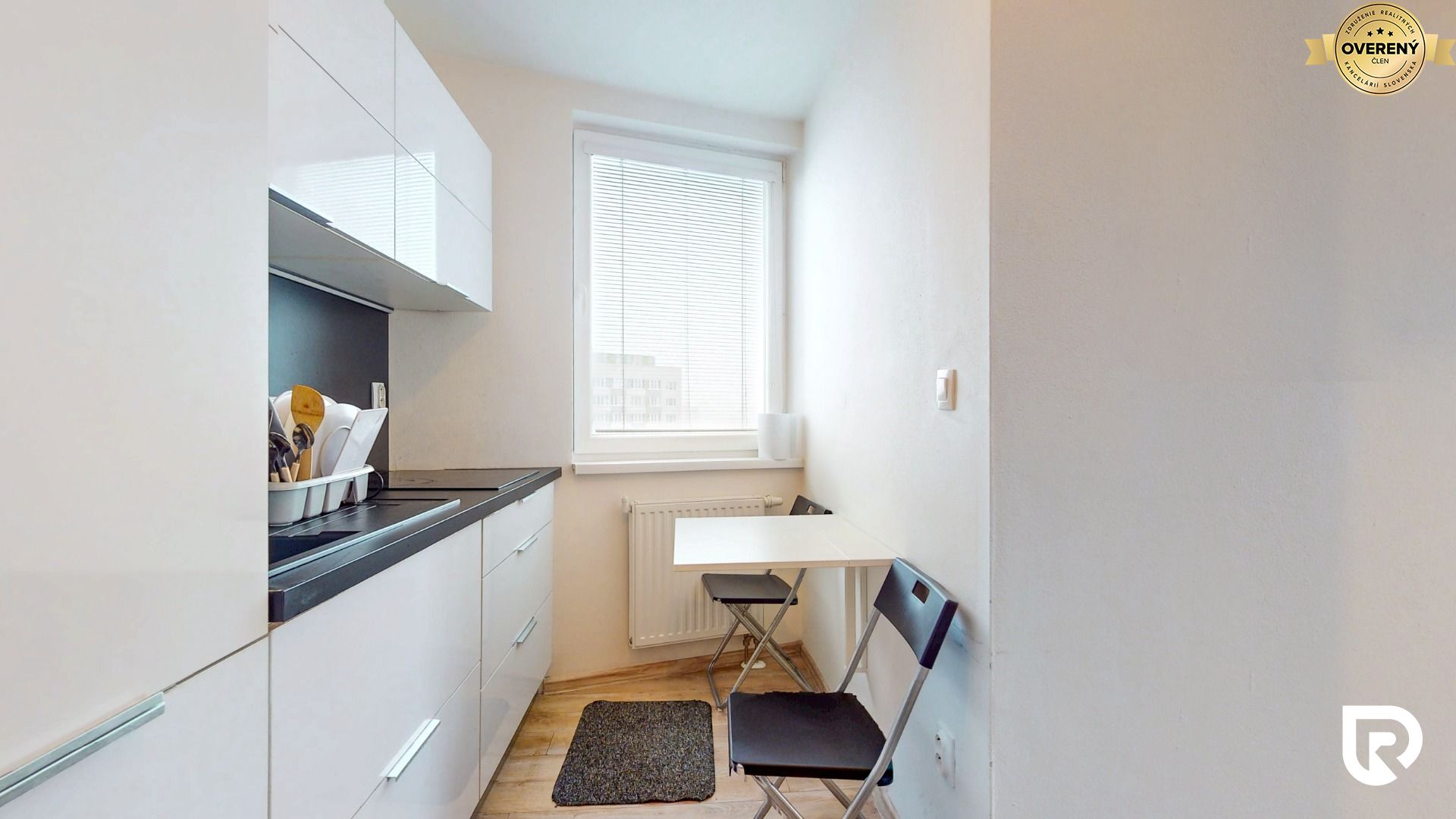 Komplet zariadený 2i byt s panoramatickými výhľadmi a 5.3 m² terasou – foto 7