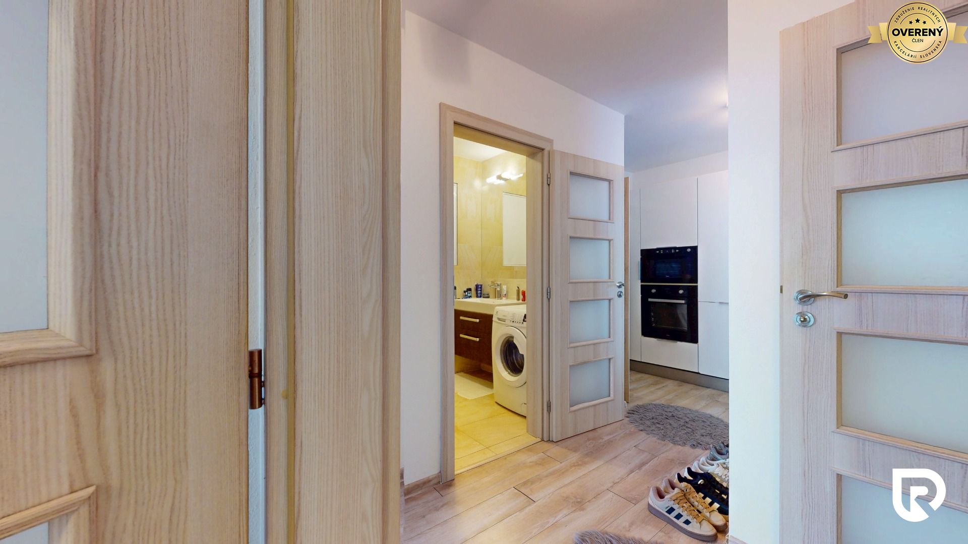 Komplet zariadený 2i byt s panoramatickými výhľadmi a 5.3 m² terasou – foto 5