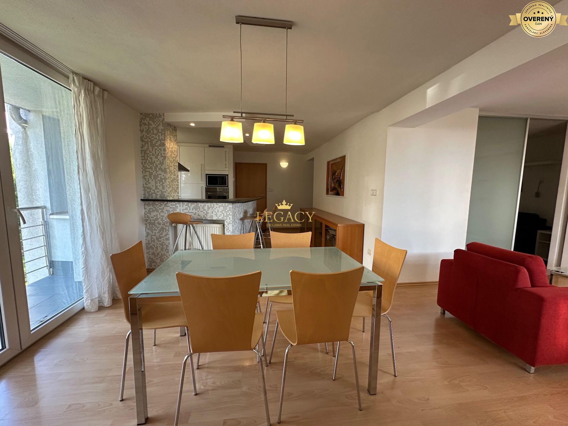 Výnimočné bývanie v blízkosti hradu, 3i byt v RD – foto 4
