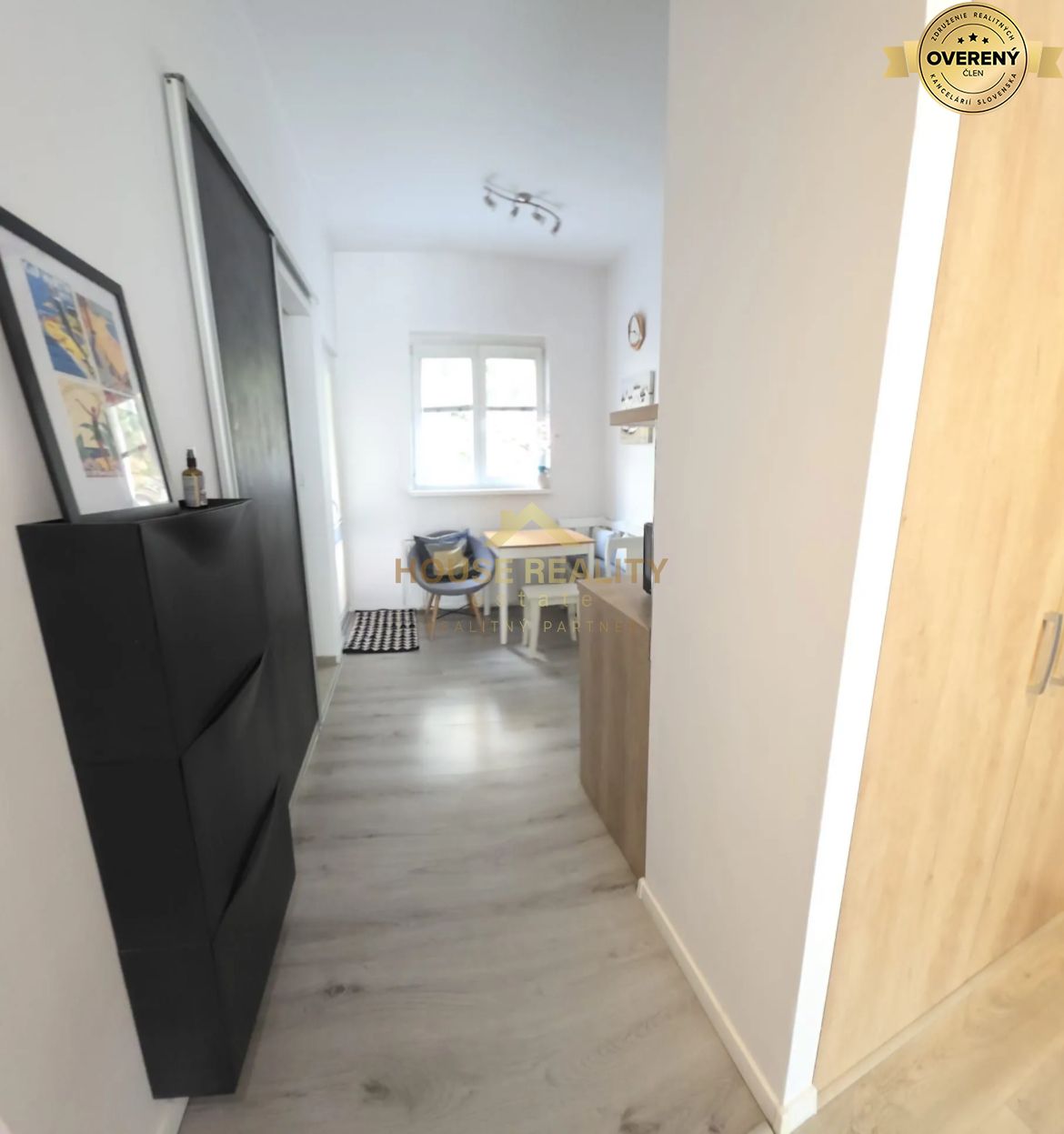 Prenájom 2 izbový byt Mickiewiczova ulica, Bratislava I. Staré Mesto – foto 3