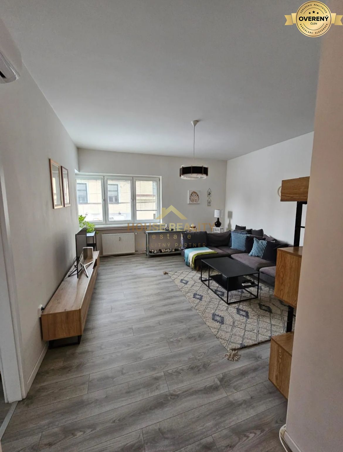 Prenájom 2 izbový byt Mickiewiczova ulica, Bratislava I. Staré Mesto – foto 4