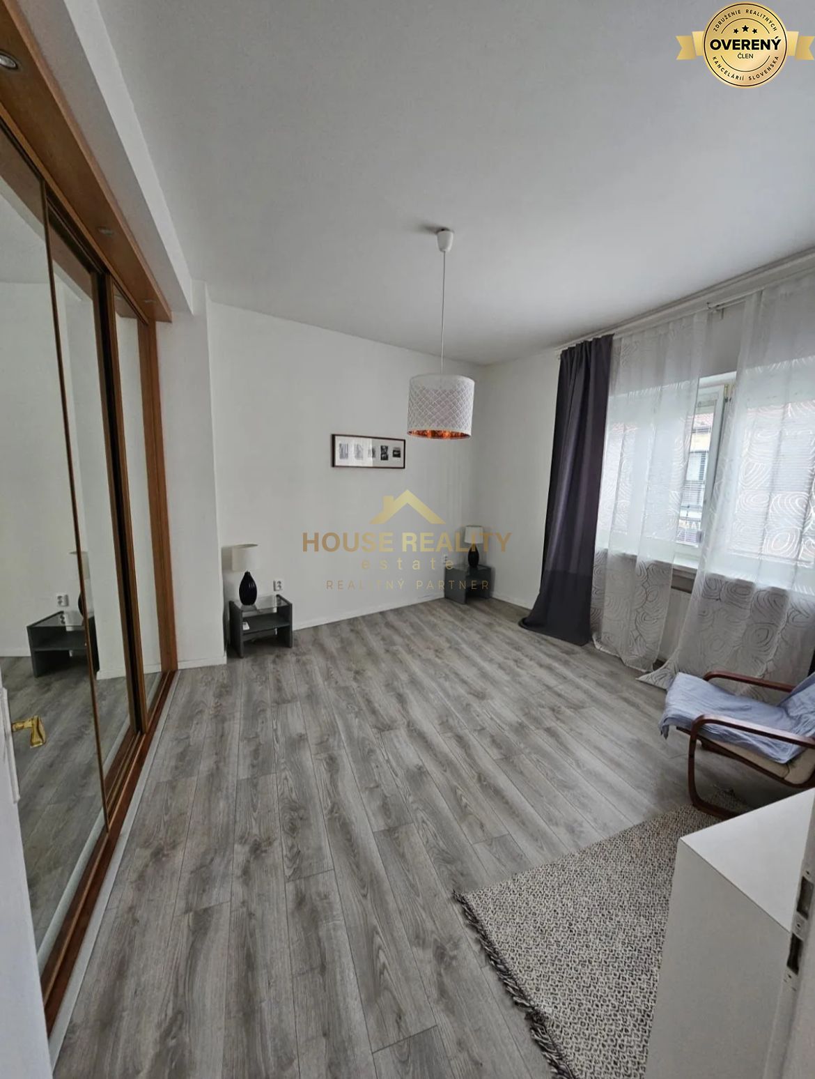 Prenájom 2 izbový byt Mickiewiczova ulica, Bratislava I. Staré Mesto – foto 7