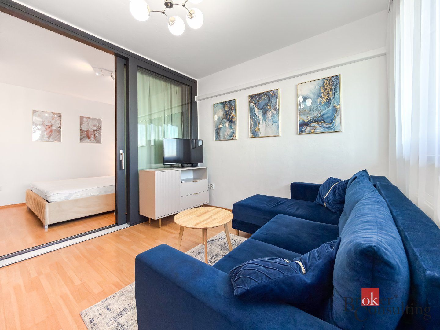 Štýlový 2i byt s panoramatickým výhľadom v centre mesta – foto 2