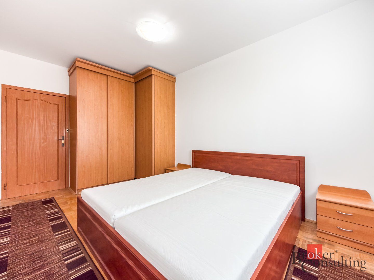 Zariadený 4i byt s balkónom na začiatku Petržalky – foto 5