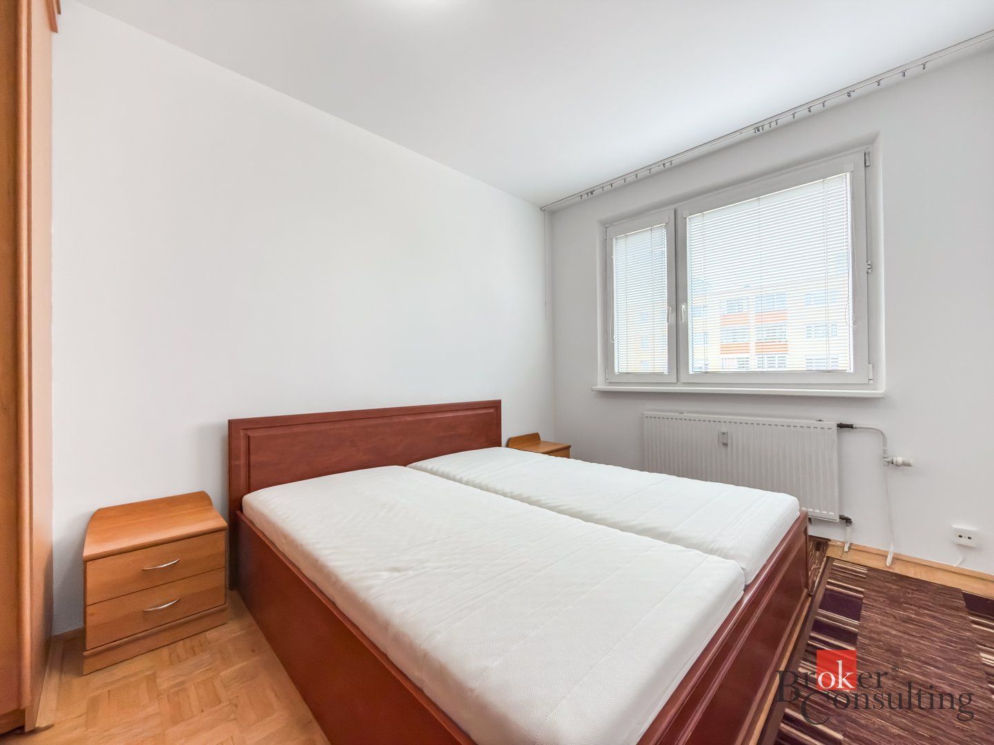Zariadený 4i byt s balkónom na začiatku Petržalky – foto 4
