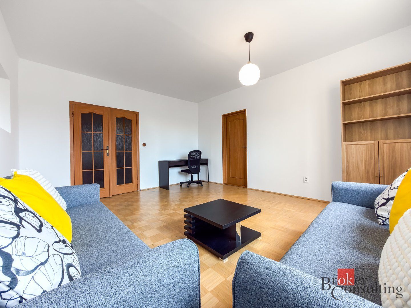 Zariadený 4i byt s balkónom na začiatku Petržalky – foto 3