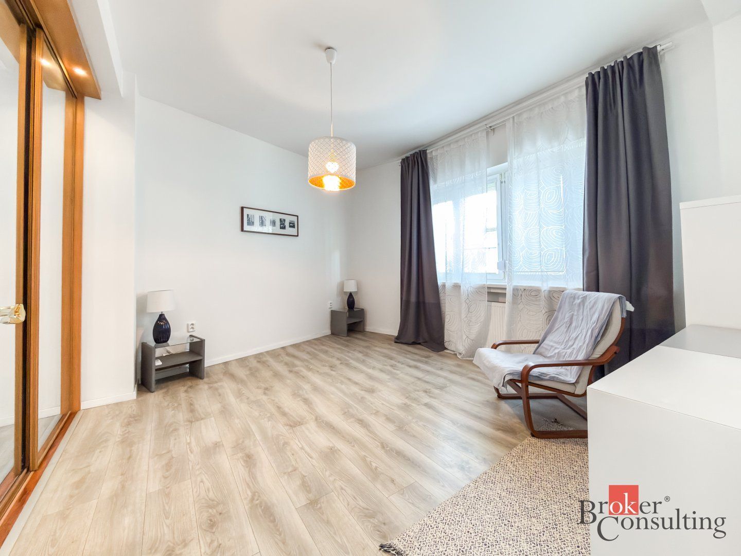 Svetlý zrekonštruovaný 2i byt s balkónom v Starom Meste – foto 5
