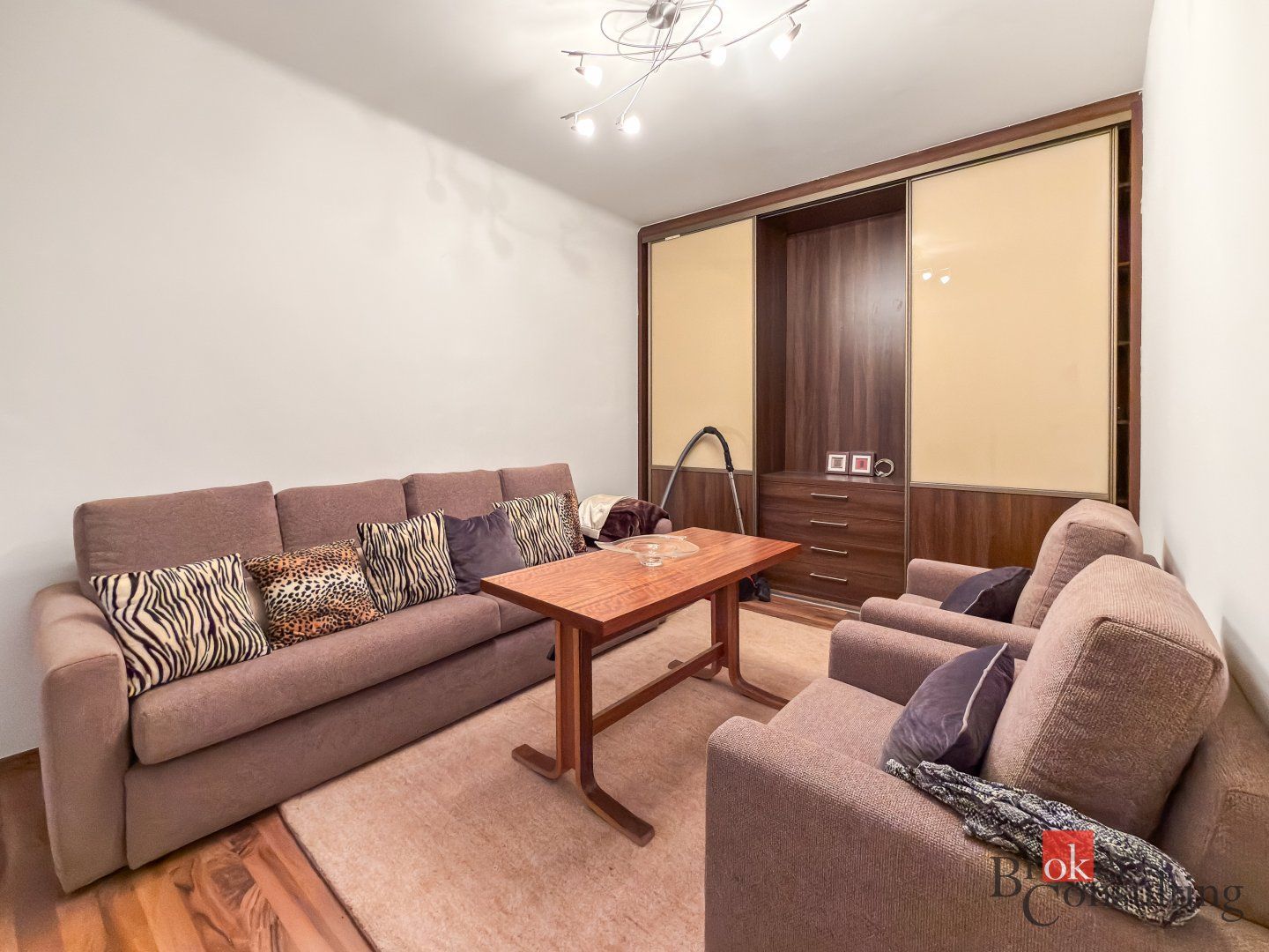 Veľkometrážny staromestský 3i byt s balkónom v Starom Meste – foto 5
