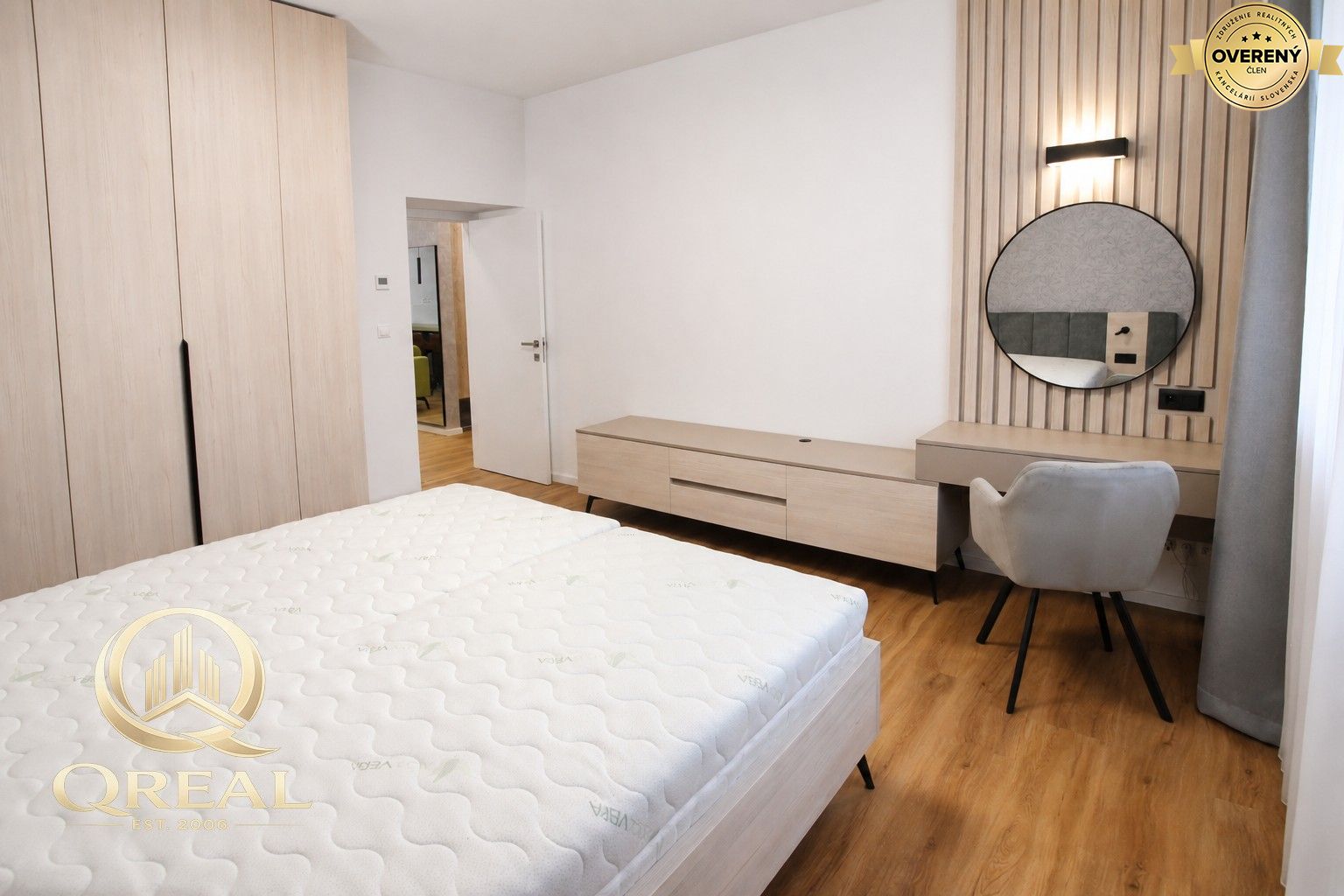 BEZ PROVÍZIE NADŠTANDARDNE VYBAVENÝ BYT V CENTRE MESTA – foto 8