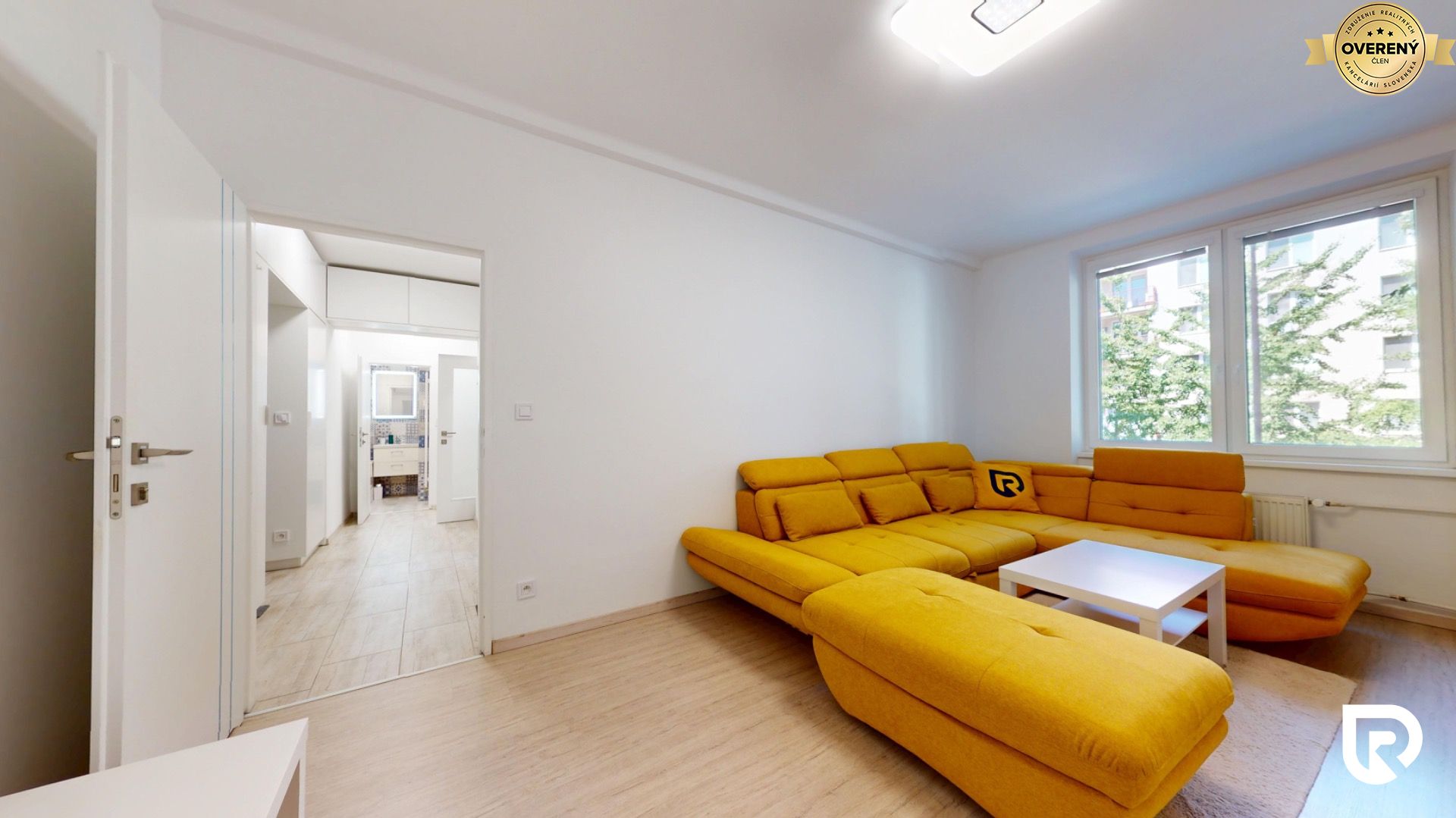 Štýlový 2i byt po kompletnej rekonštrukcii | Košická ulica – foto 2