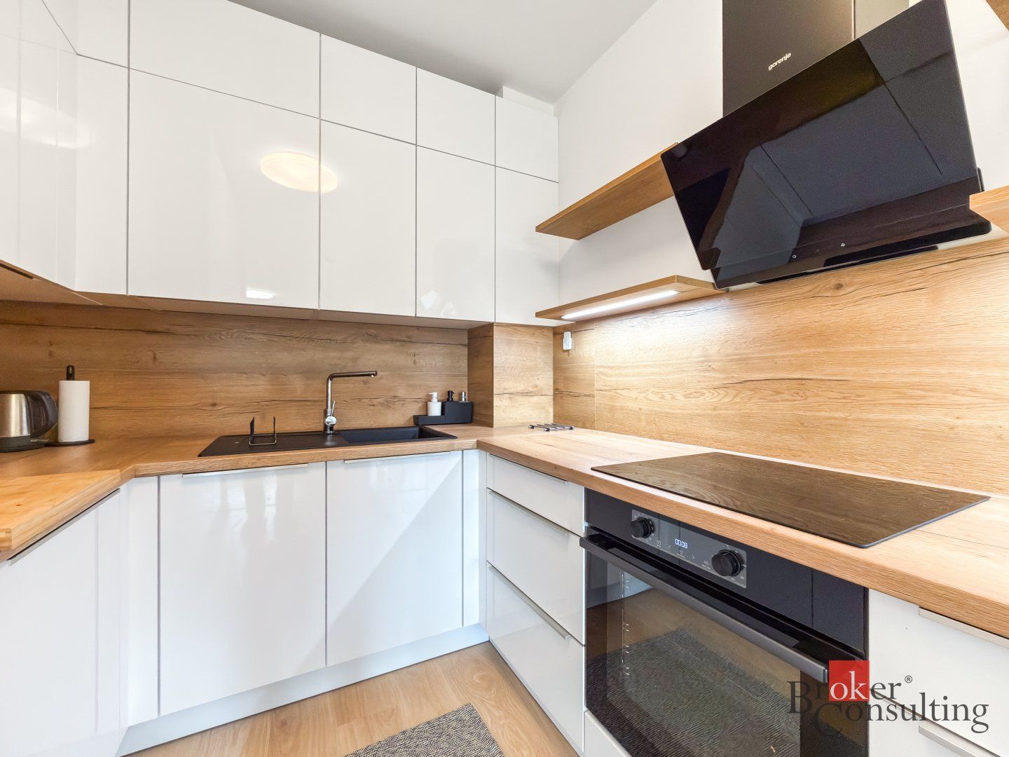 Dizajnový 2i byt s lodžiou v novostavbe na začiatku Petržalky – foto 8