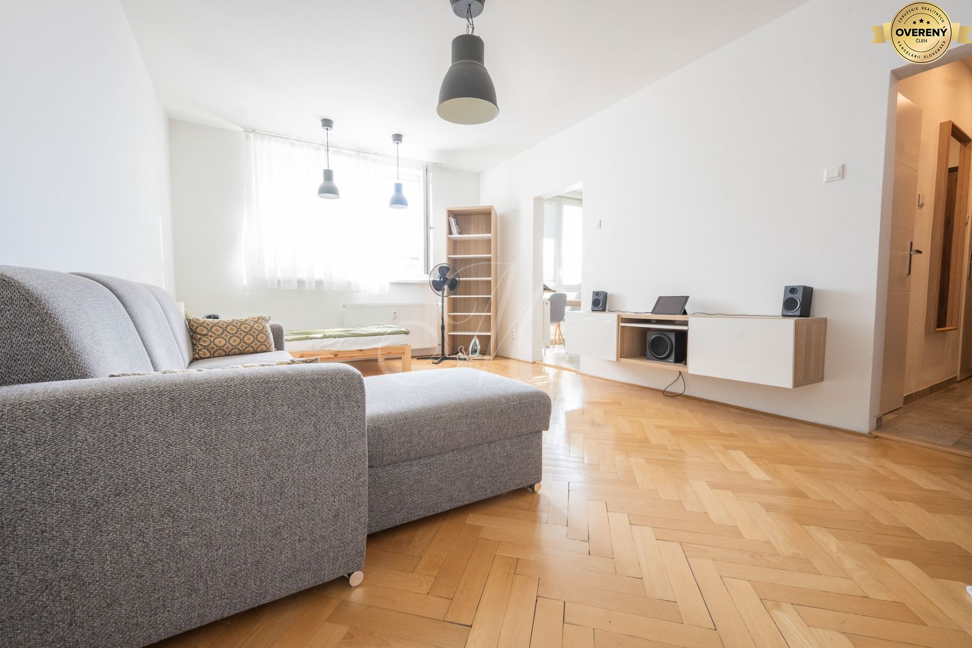 Zariadený 2i byt s 2 balkónmi, Ostredky – foto 2