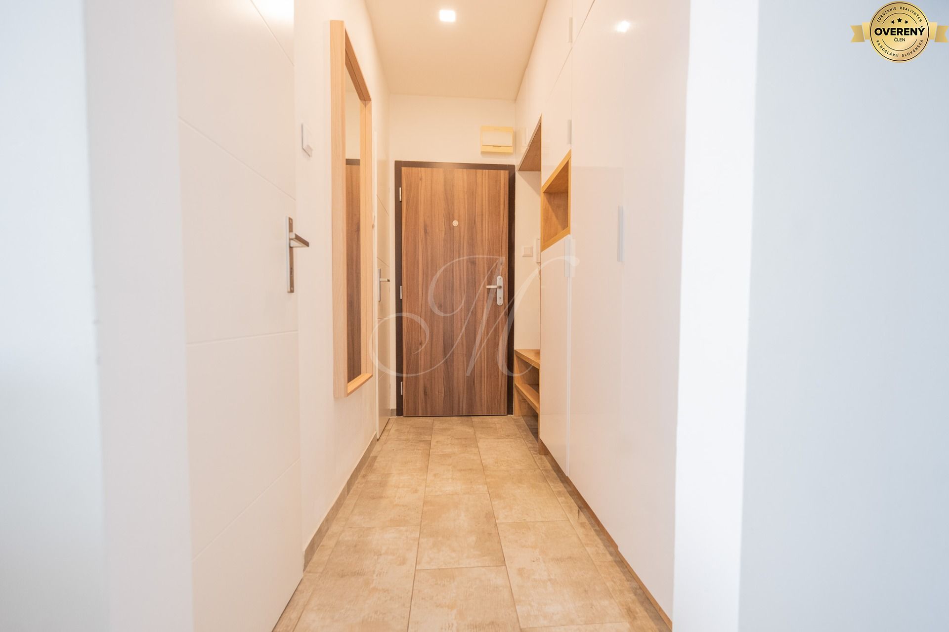 Zariadený 2i byt s 2 balkónmi, Ostredky – foto 7