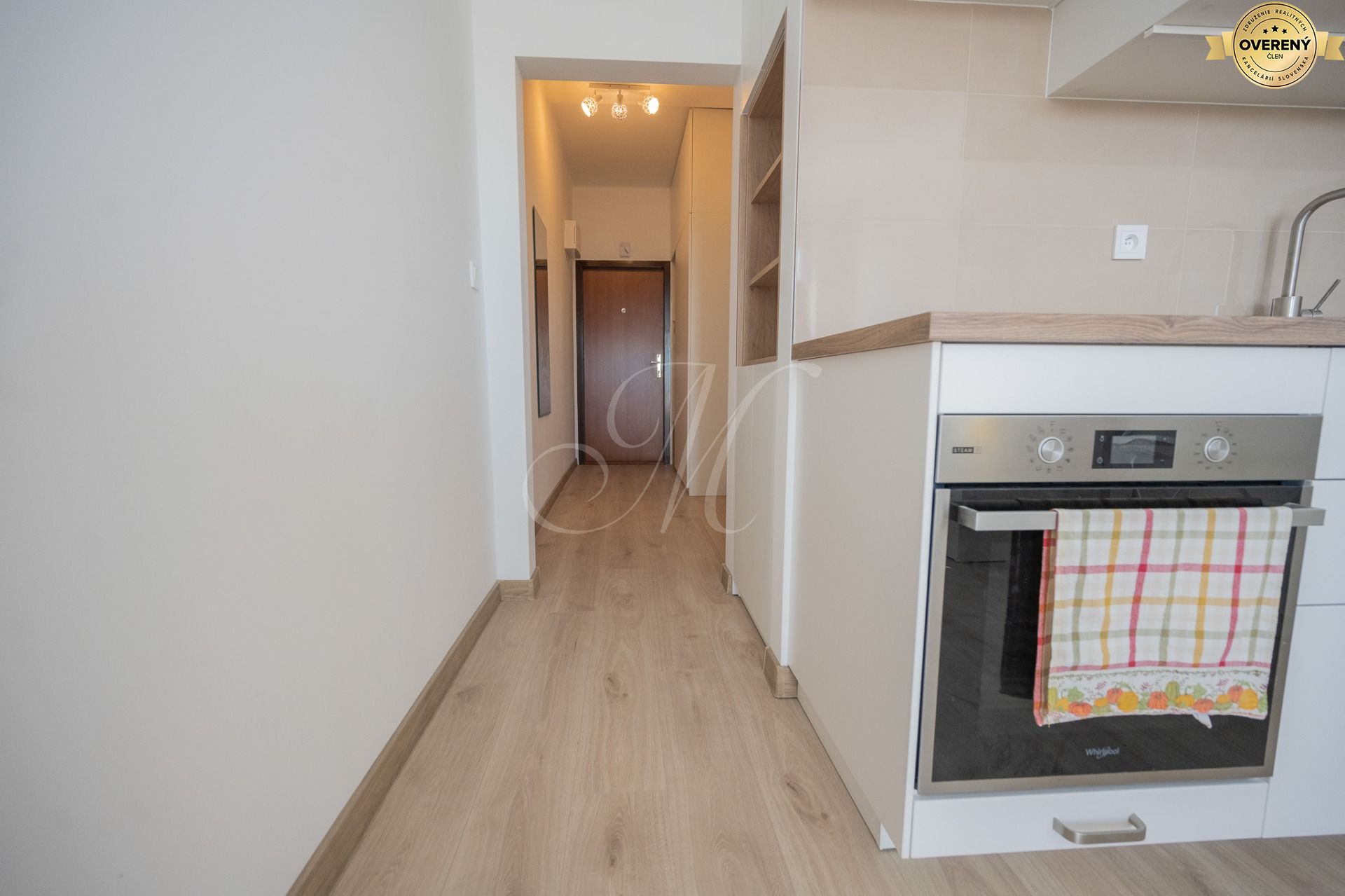 Zrekonštruovaná garsónka s loggiou, Krasňany – foto 6