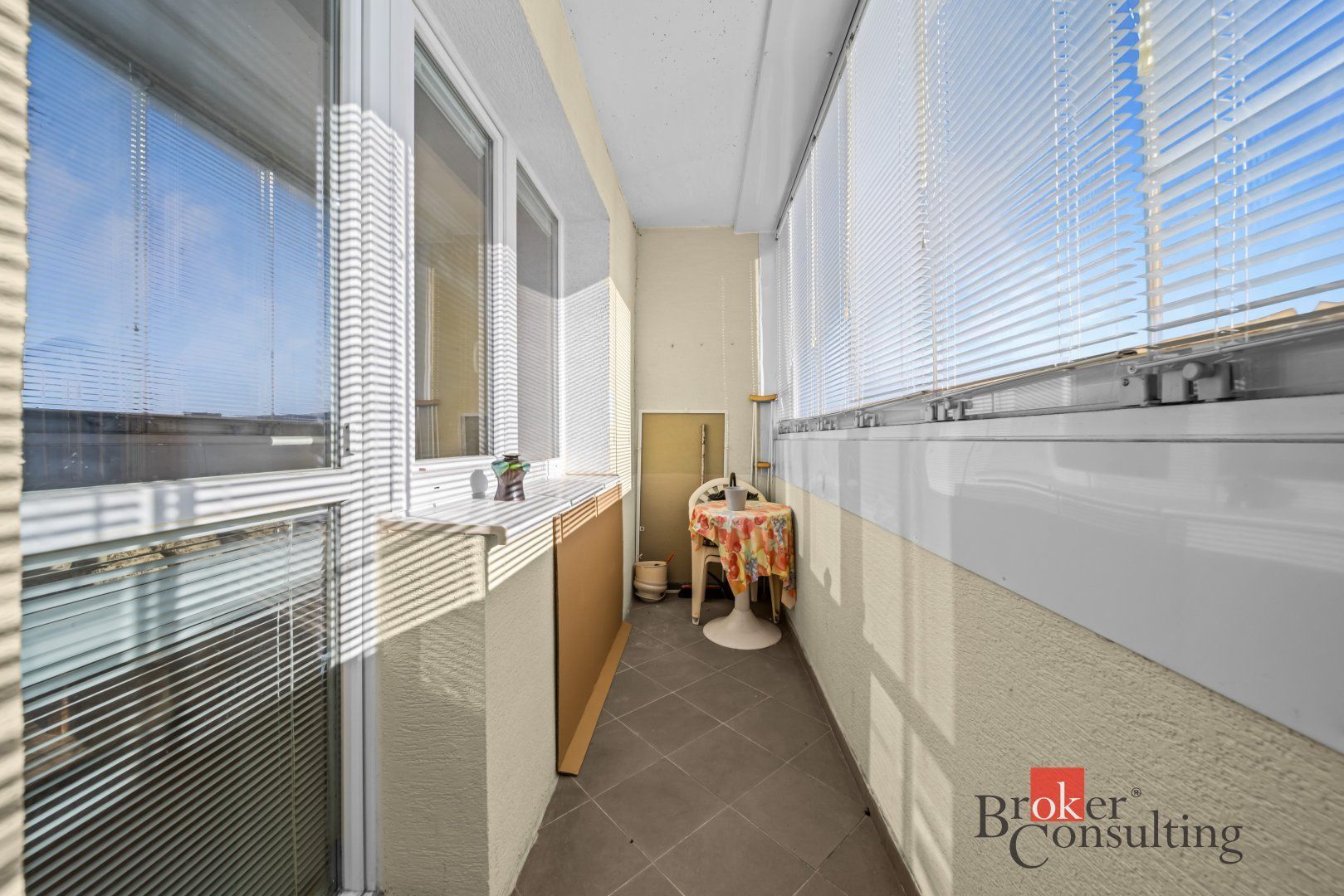 Slnečný 2‑izbový byt s balkónom aj lodžiou - kolískova ul. – foto 4