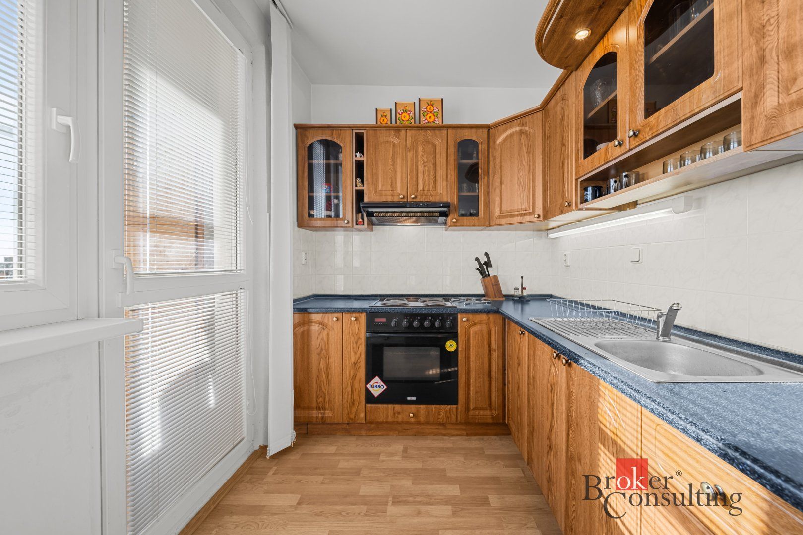 Slnečný 2‑izbový byt s balkónom aj lodžiou - kolískova ul. – foto 7
