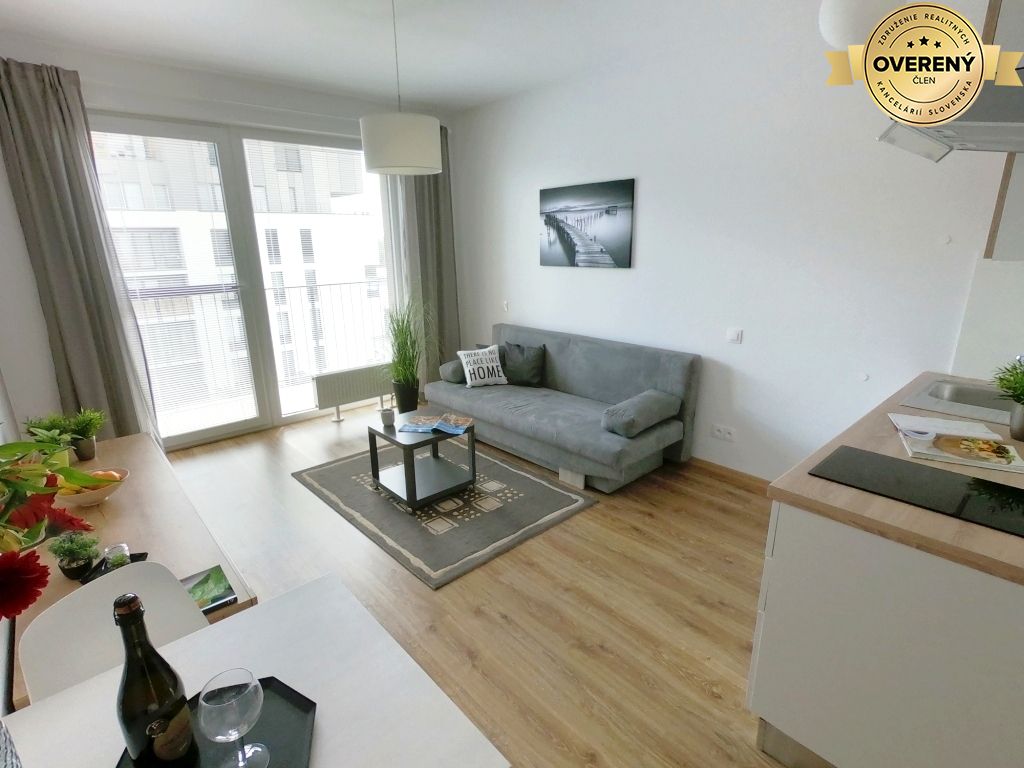 Tichý 1‑izb. byt s balkónom, výhľad do parku, Z. Chalupovej, Slnečnice – foto 4