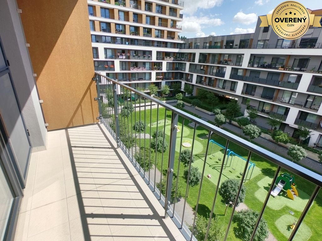 Tichý 1‑izb. byt s balkónom, výhľad do parku, Z. Chalupovej, Slnečnice – foto 7