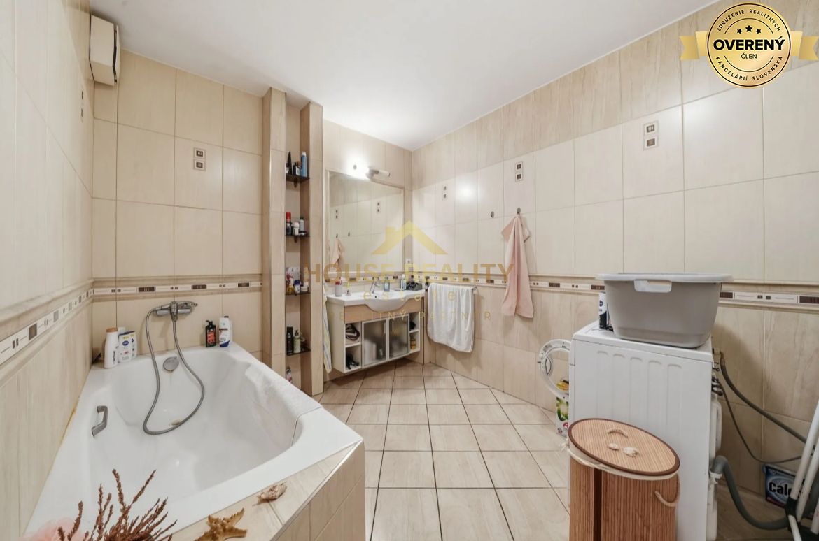 Obrovský 1 izbový byt s lodžiou, Kresánkova ulica, BA IV. Dlhé Diely – foto 9