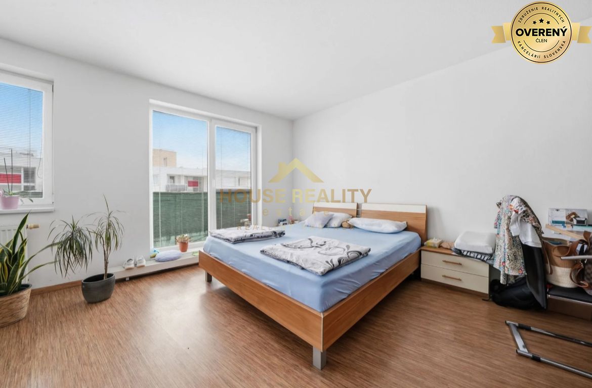 Obrovský 1 izbový byt s lodžiou, Kresánkova ulica, BA IV. Dlhé Diely – foto 5