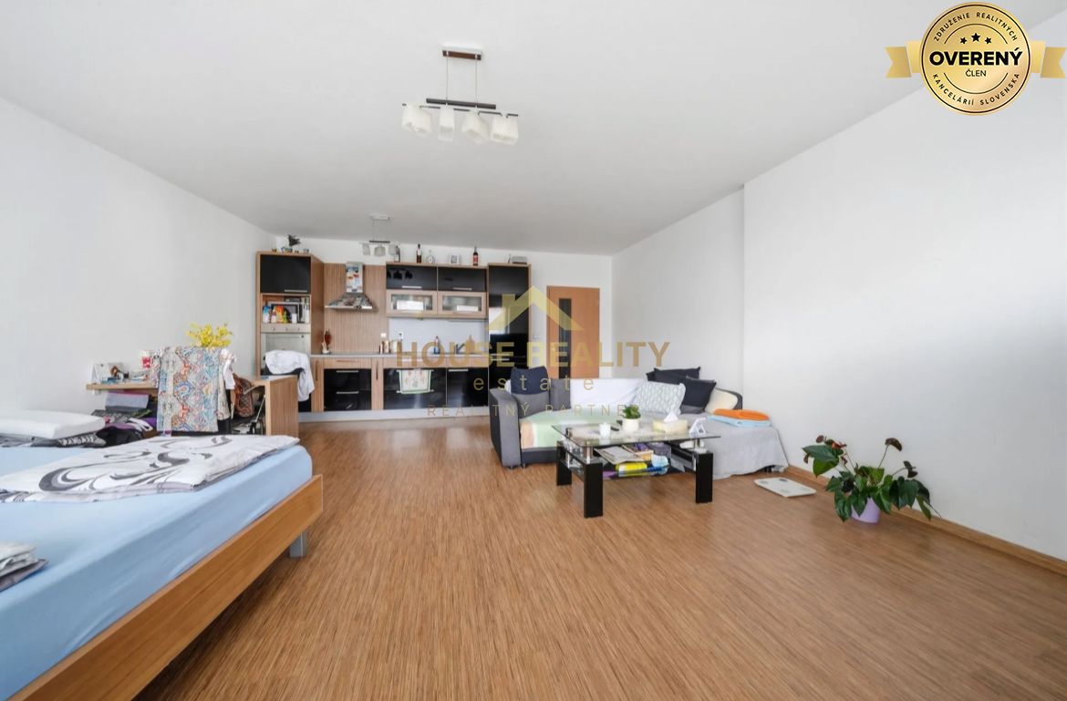 Obrovský 1 izbový byt s lodžiou, Kresánkova ulica, BA IV. Dlhé Diely – foto 6