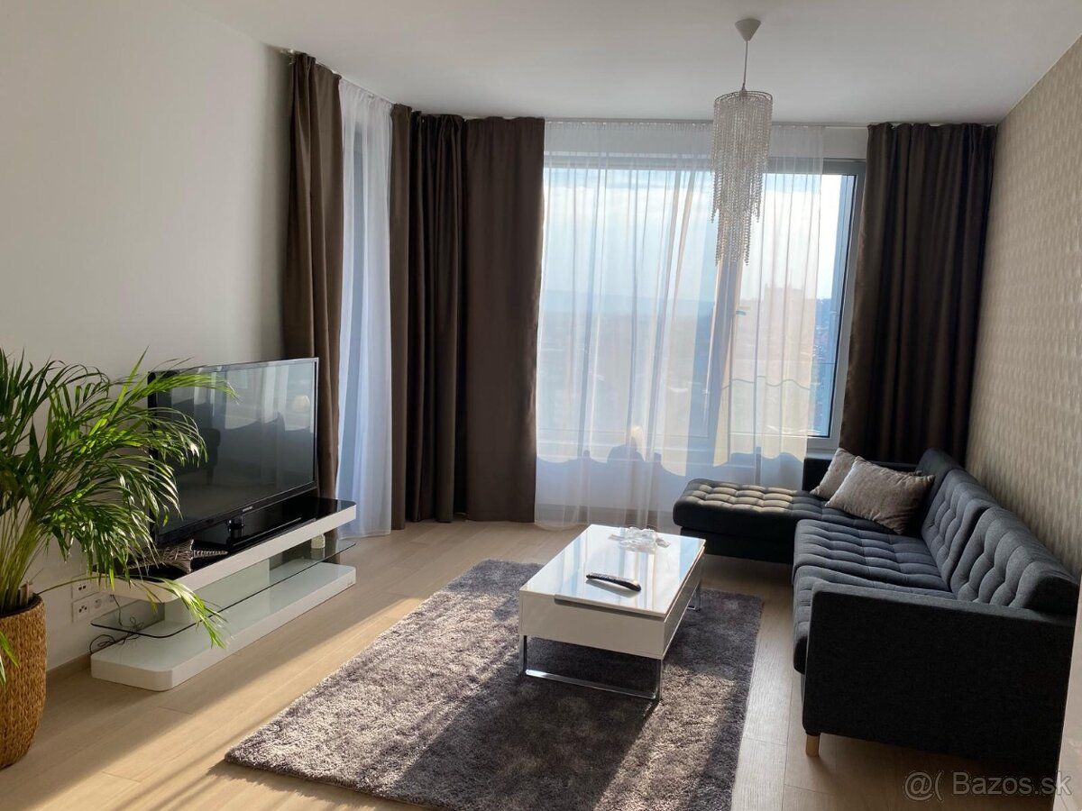 Prenájom 2‑izb bytu SKY PARK 14.p
