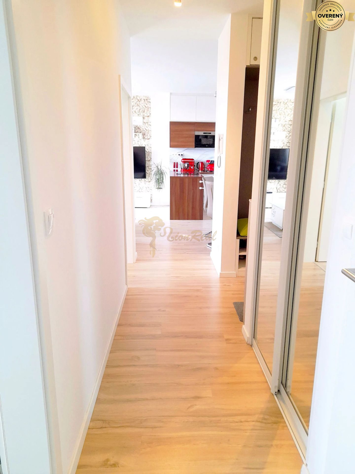 3‑izb. byt v projekte Slnečnice, 7 p/7, balkón – foto 5