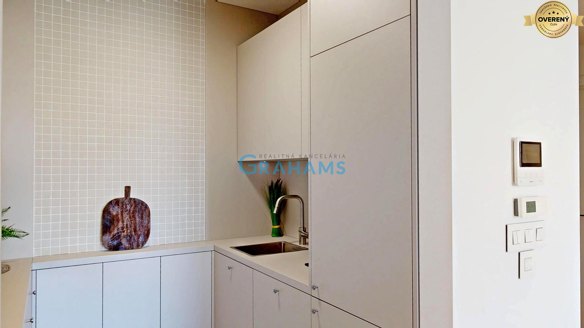 Eurovea Tower – terasa, garážové státie, klimatizácia, Downtown – foto 5