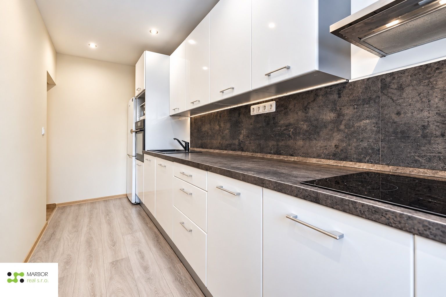 Na predaj kompletne zrekonštruovaný 3‑izbový byt s lodžiou – Košice – foto 8