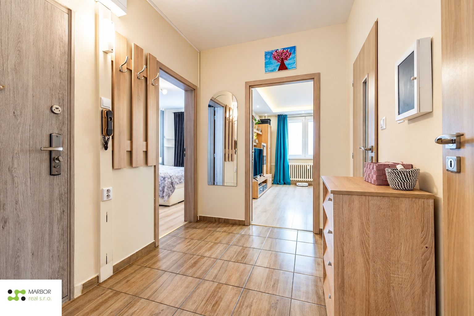 Na predaj kompletne zrekonštruovaný 3‑izbový byt s lodžiou – Košice – foto 2