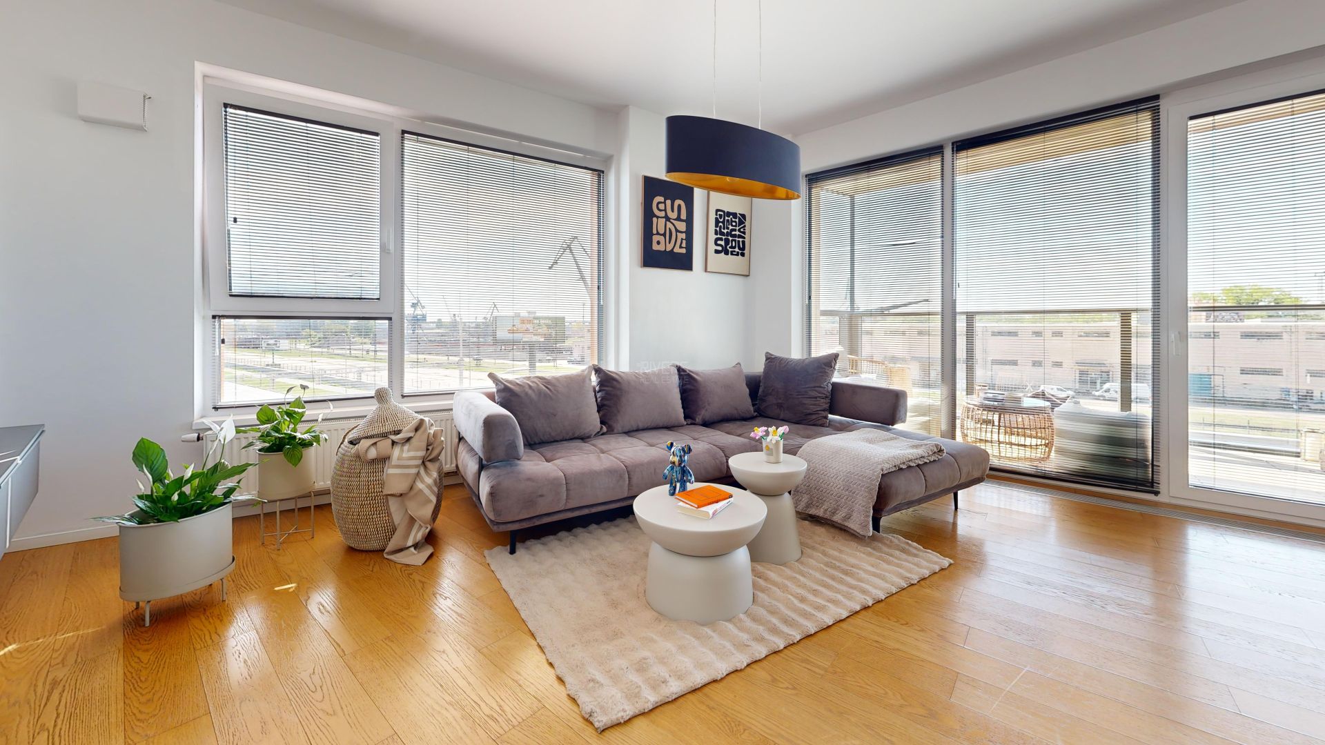 Dizajnový 3‑izbový byt s parkovaním v DOWNTOWNE – foto 3