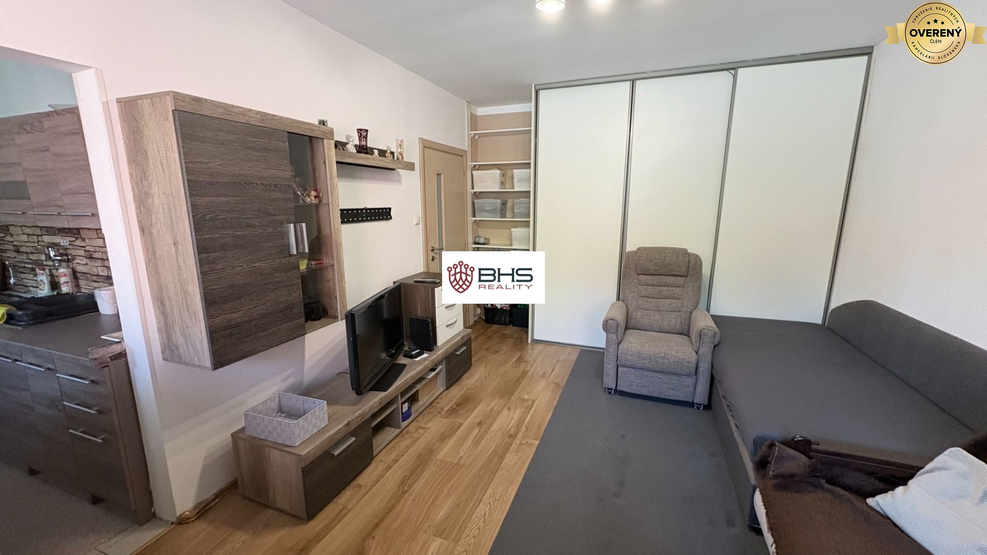 1i-byt v Dúbravke s veľkým balkónom (32m2+6m2),ul.L.Zubka – foto 3