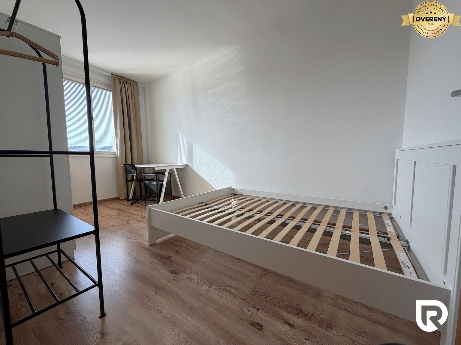 Priestranný 4‑izbový byt s balkónom v Dúbravke – foto 4