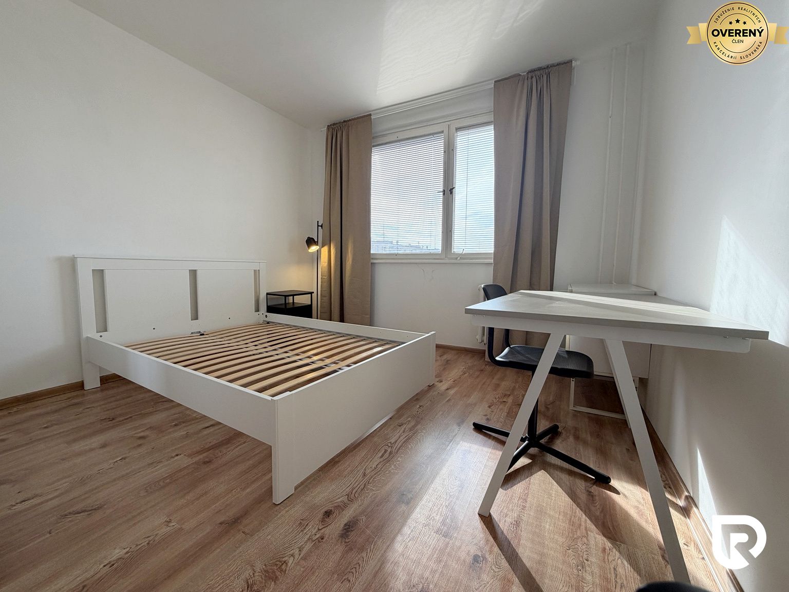 Priestranný 4‑izbový byt s balkónom v Dúbravke – foto 8