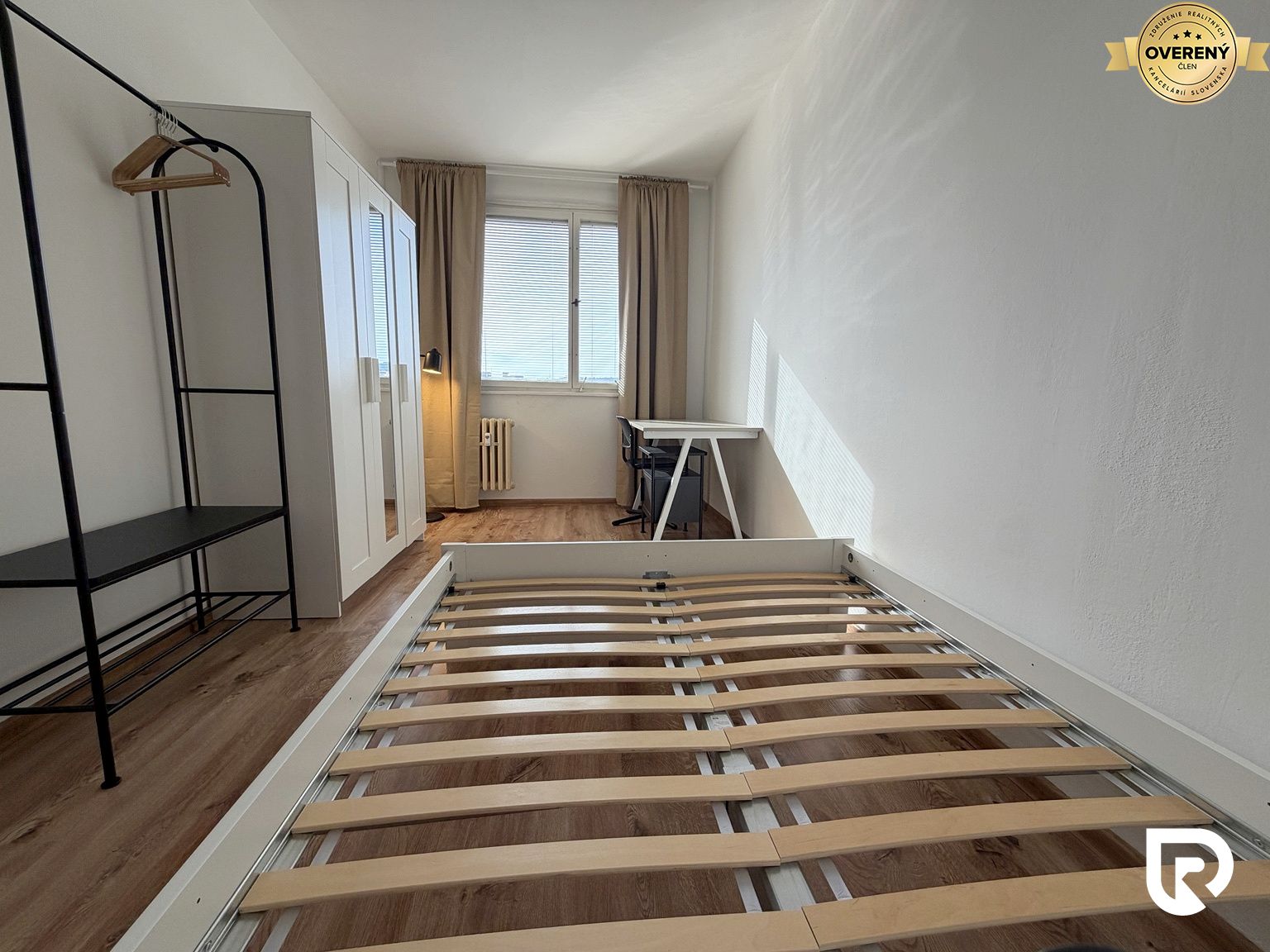 Priestranný 4‑izbový byt s balkónom v Dúbravke – foto 5