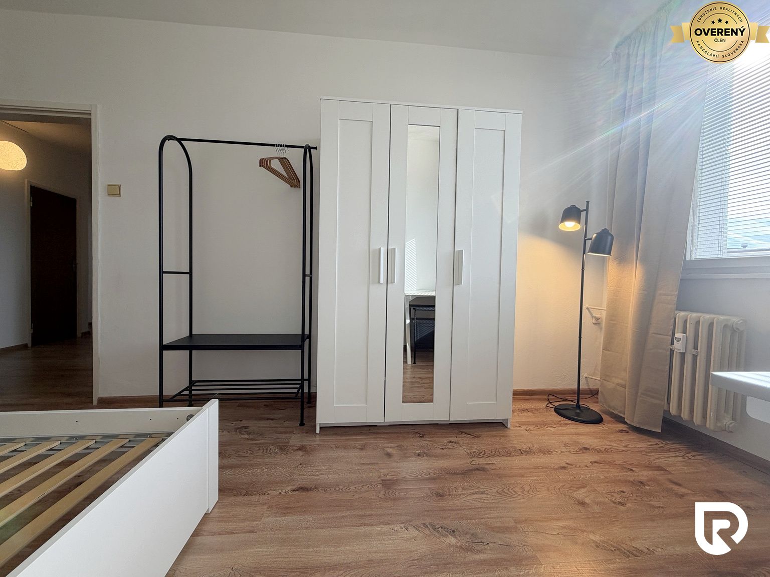 Priestranný 4‑izbový byt s balkónom v Dúbravke – foto 6