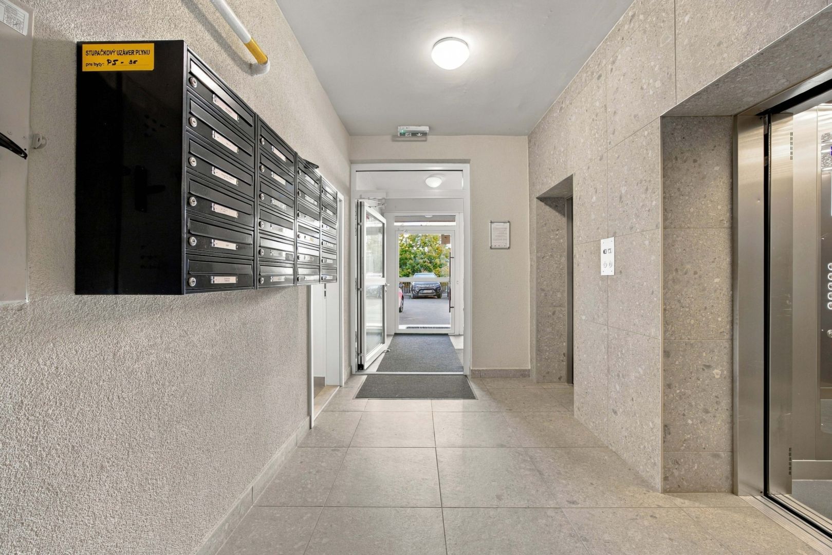 1 izbový byt po kompletnej rekonštrukcii - Hradný kopec – foto 7