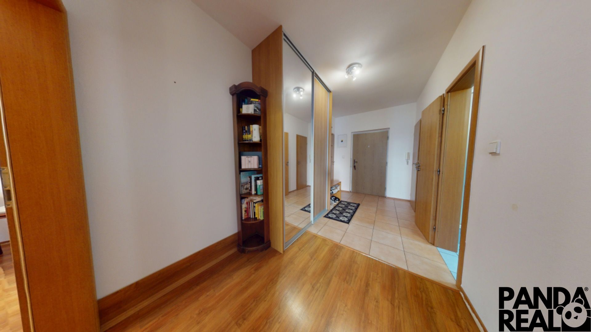 Veľkometrážny 2 izb. byt, vlastné parkovanie, Budatínska, Bratislava – foto 9