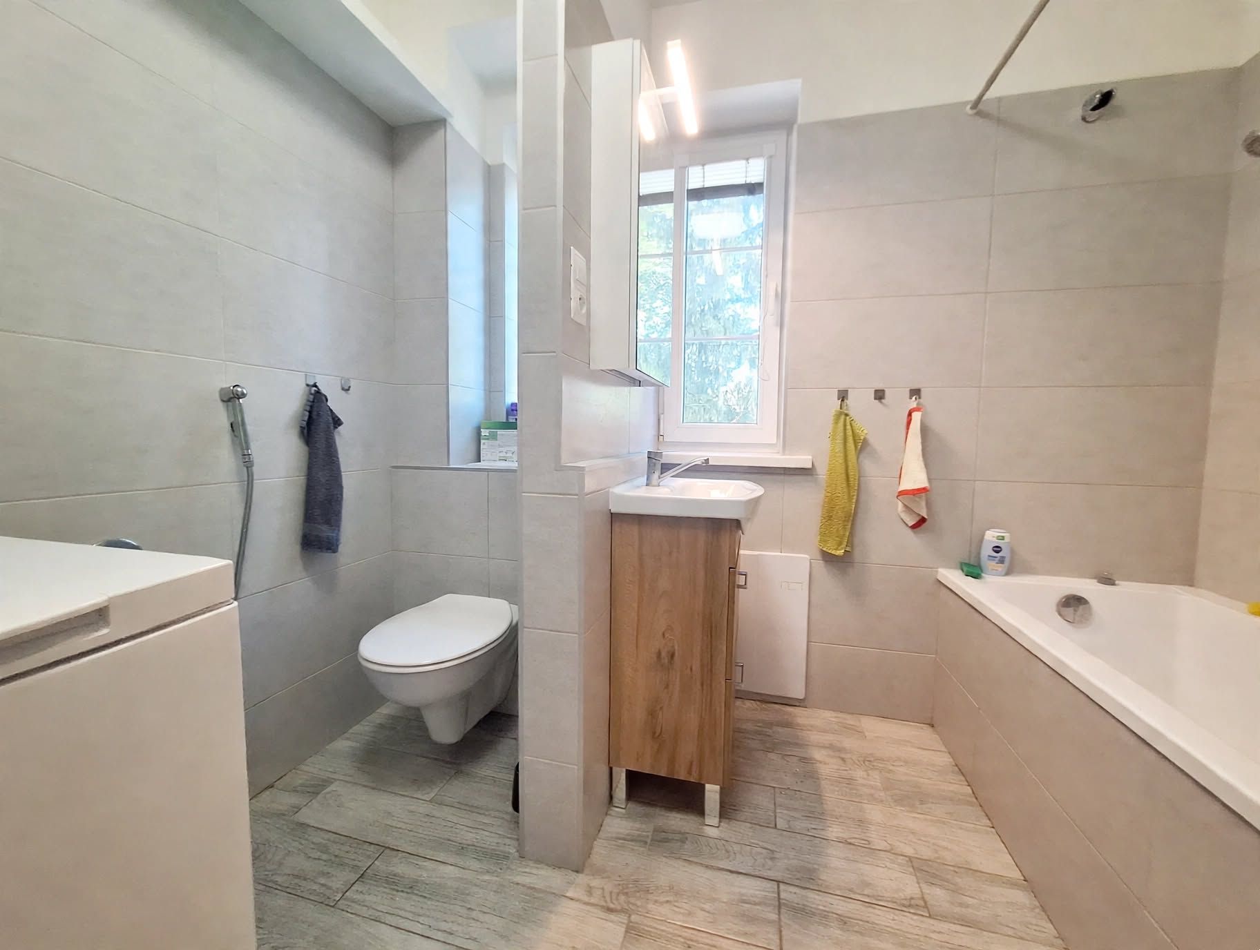 Priestranný 2 izbový byt v Širšom centre s rez. parkovaním – foto 8