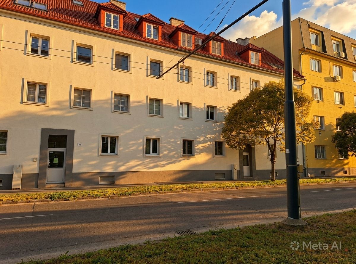 Priestranný 2 izbový byt v Širšom centre s rez. parkovaním