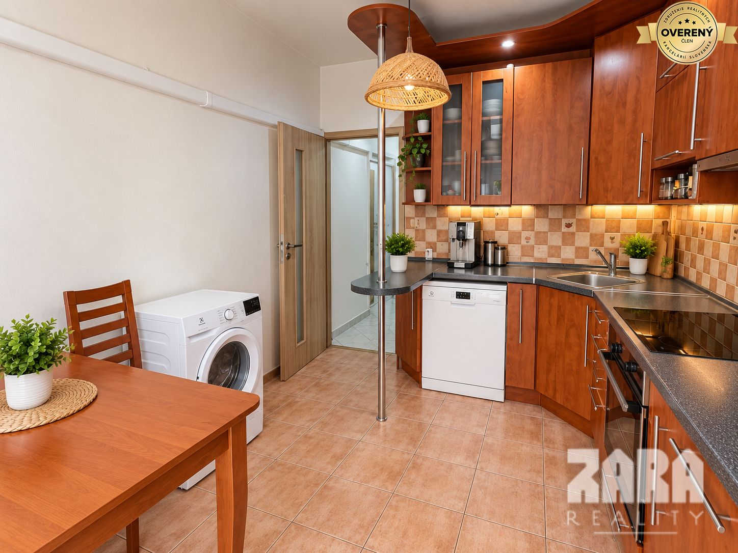 KVP - Čordáková, priestranný š izb. byt 70 m2, loggia. ČR – foto 5
