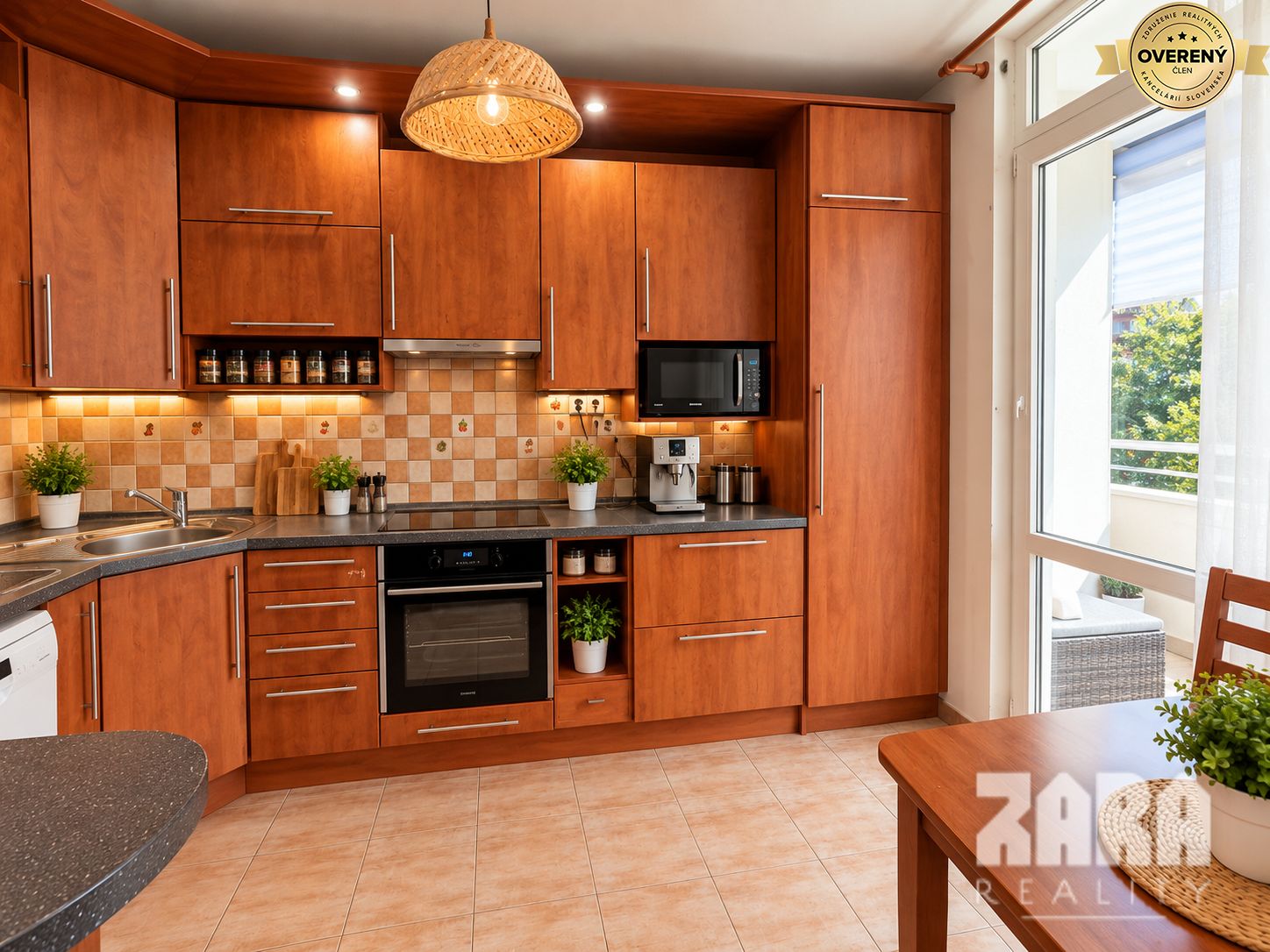 KVP - Čordáková, priestranný š izb. byt 70 m2, loggia. ČR – foto 2